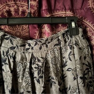 Sag Harbor Black and Gray Floral A-Line Skirt